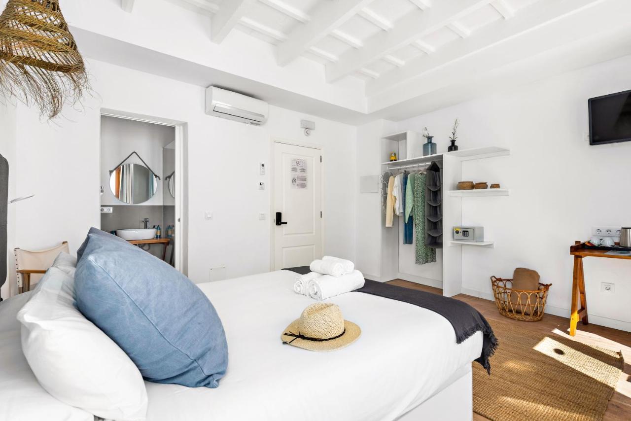 Hotel Boutique Ses 5 Claus ซิวตาเดญา ภายนอก รูปภาพ