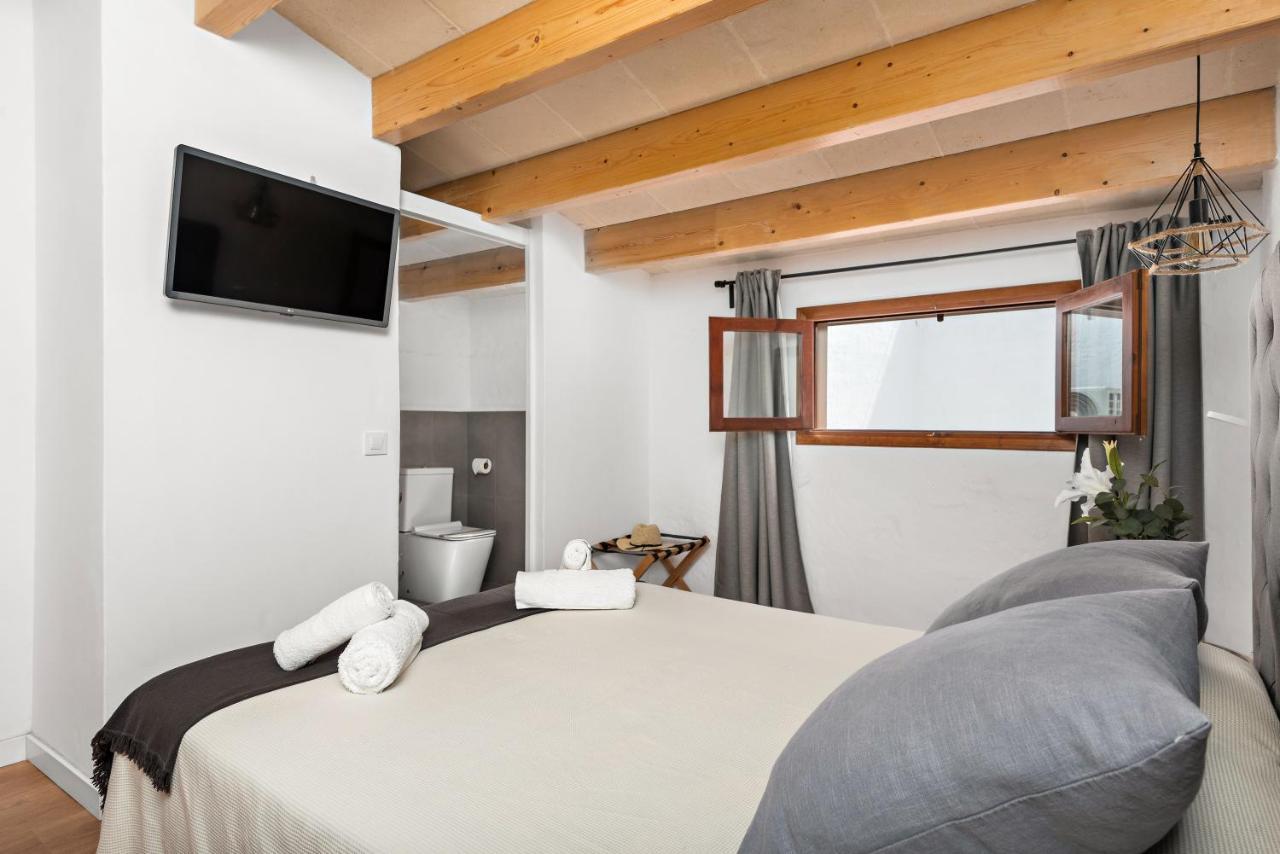 Hotel Boutique Ses 5 Claus ซิวตาเดญา ภายนอก รูปภาพ