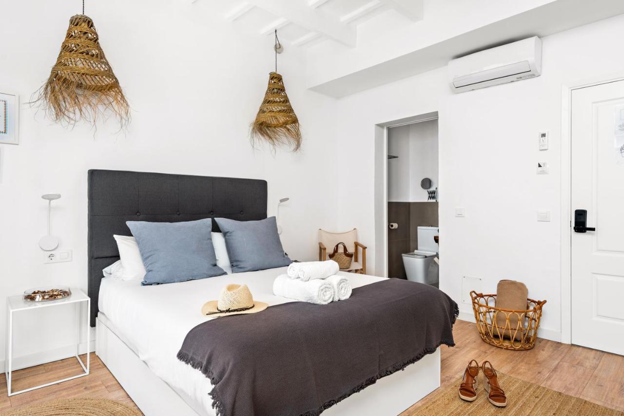 Hotel Boutique Ses 5 Claus ซิวตาเดญา ภายนอก รูปภาพ