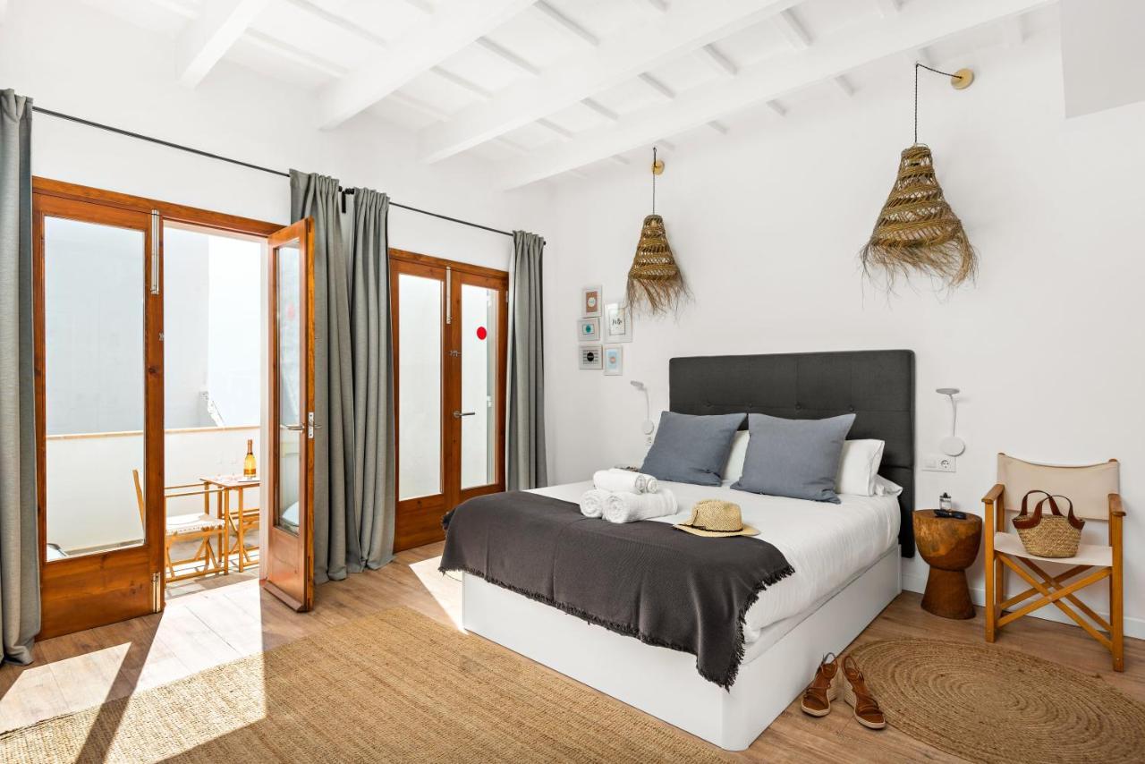 Hotel Boutique Ses 5 Claus ซิวตาเดญา ภายนอก รูปภาพ